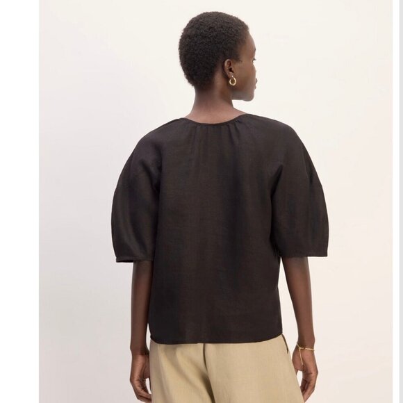 Everlane | The Scoop Top in Linen - Picture 4 of 10